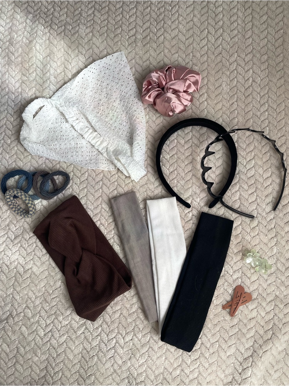 Bundle mix of hair accessories